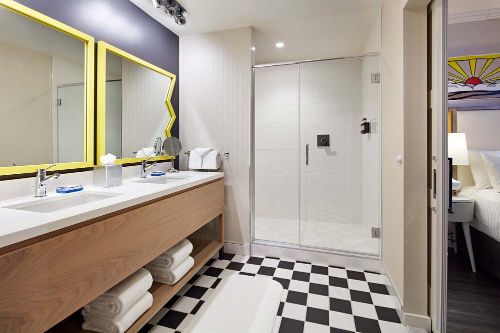 Suite Walk in Shower