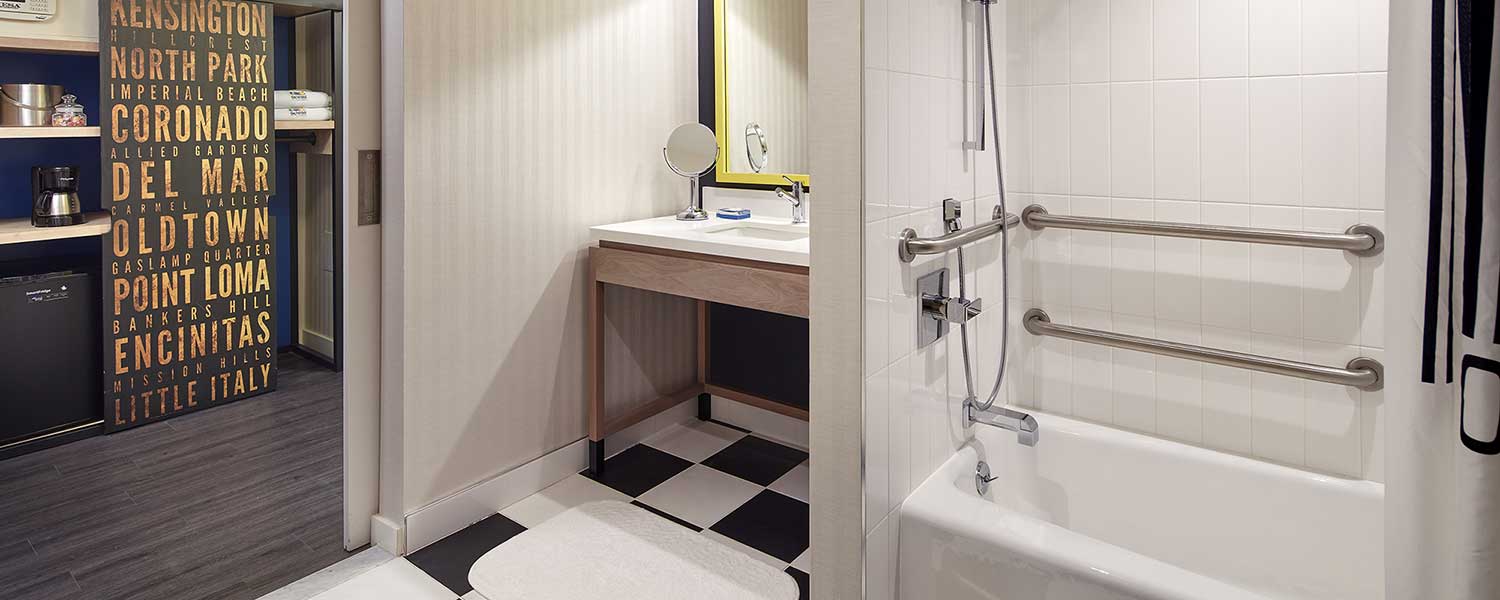 image of accessible tub / bath
